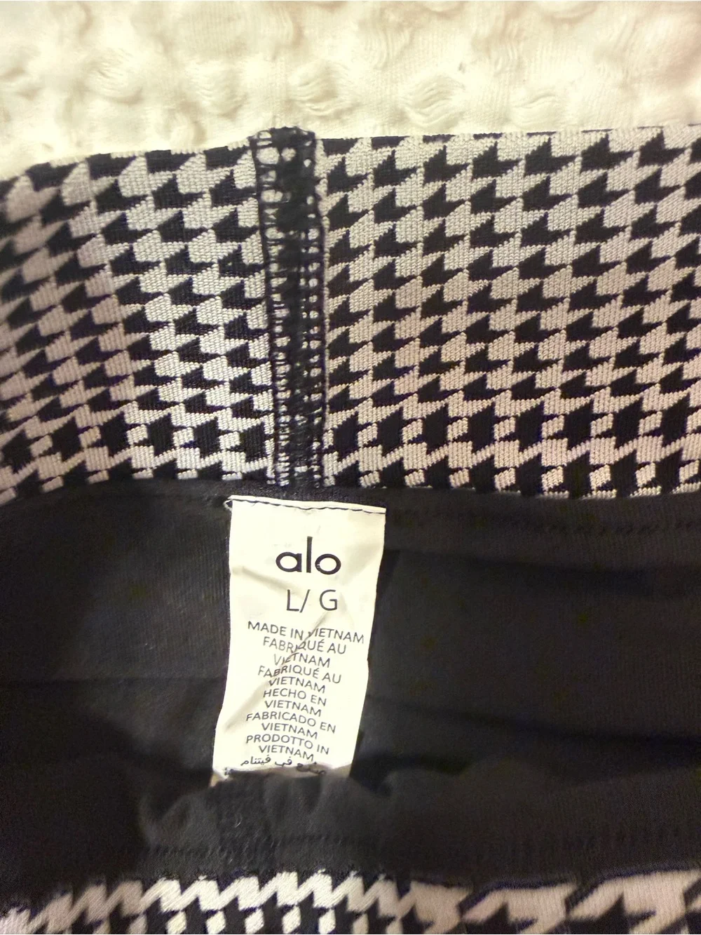 Alo Yoga Houndstooth Plaid Mini Skirt Skort Front Slits Black & White size Large